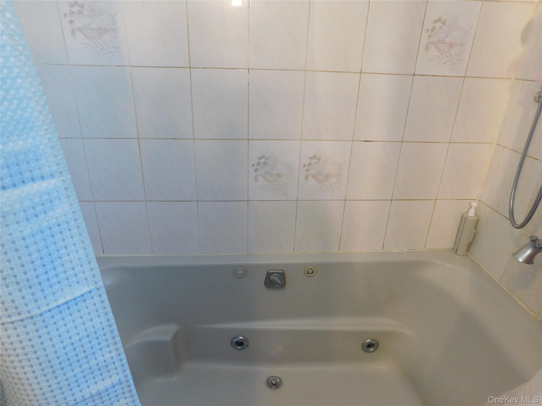 #17 photo, 61 Newport Road, Yonkers , NY 10710