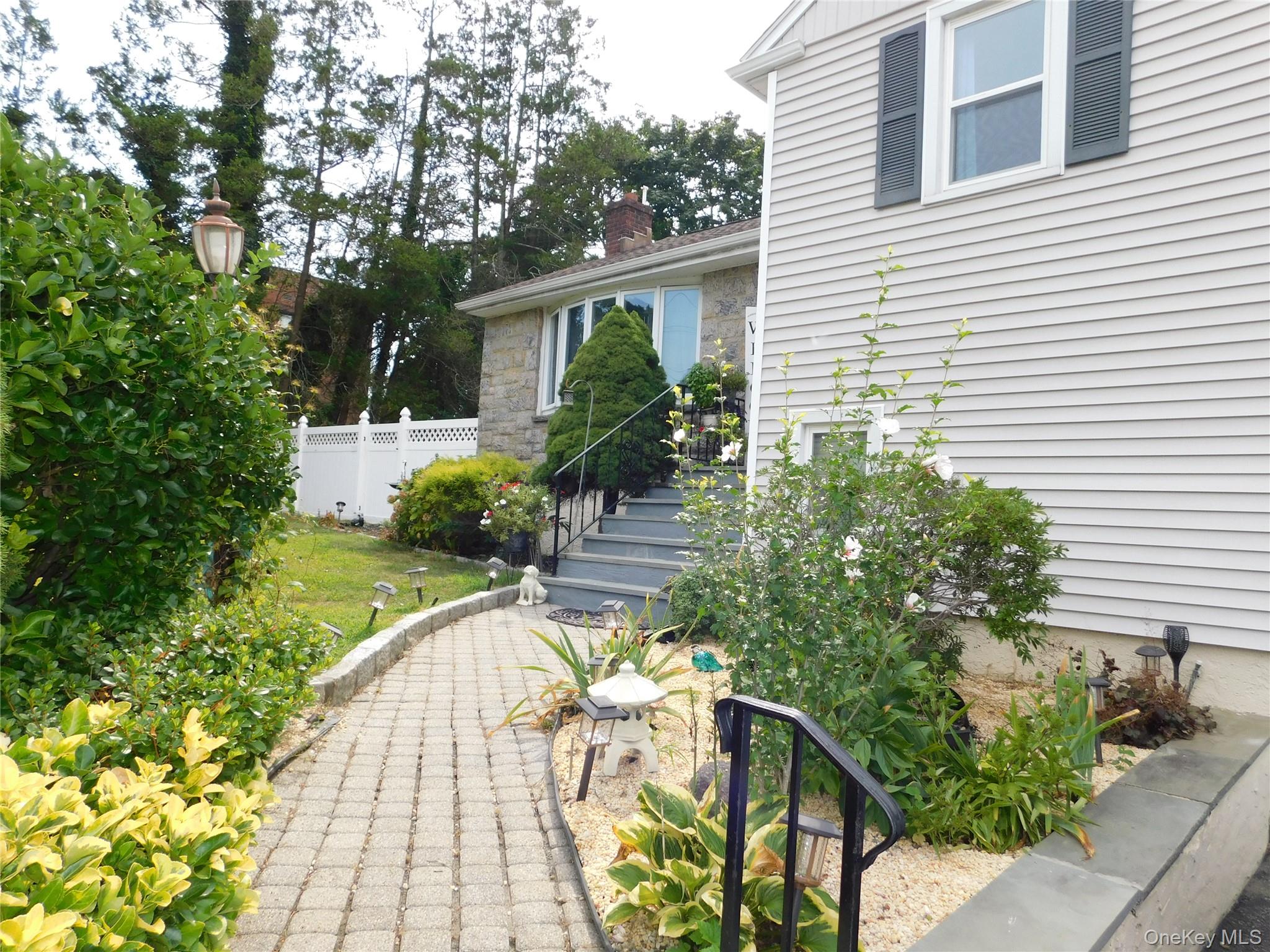 #5 photo, 61 Newport Road, Yonkers , NY 10710