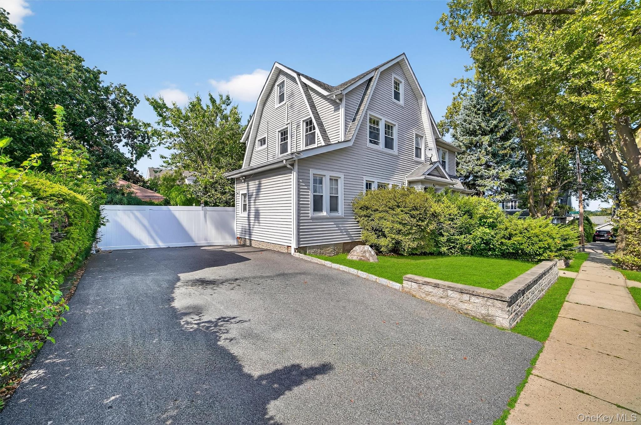 #3 photo, 1 Irving Place, New Rochelle , NY 10801