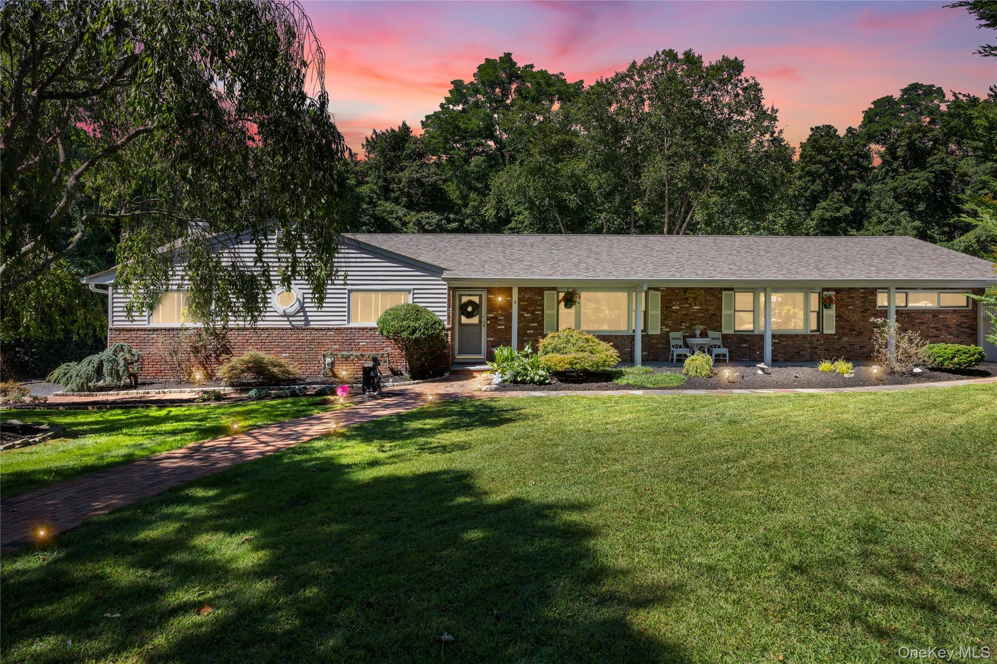 #1 photo, 3 Five Acre Court, सफ़ोक काउंटी Smithtown , NY 11787