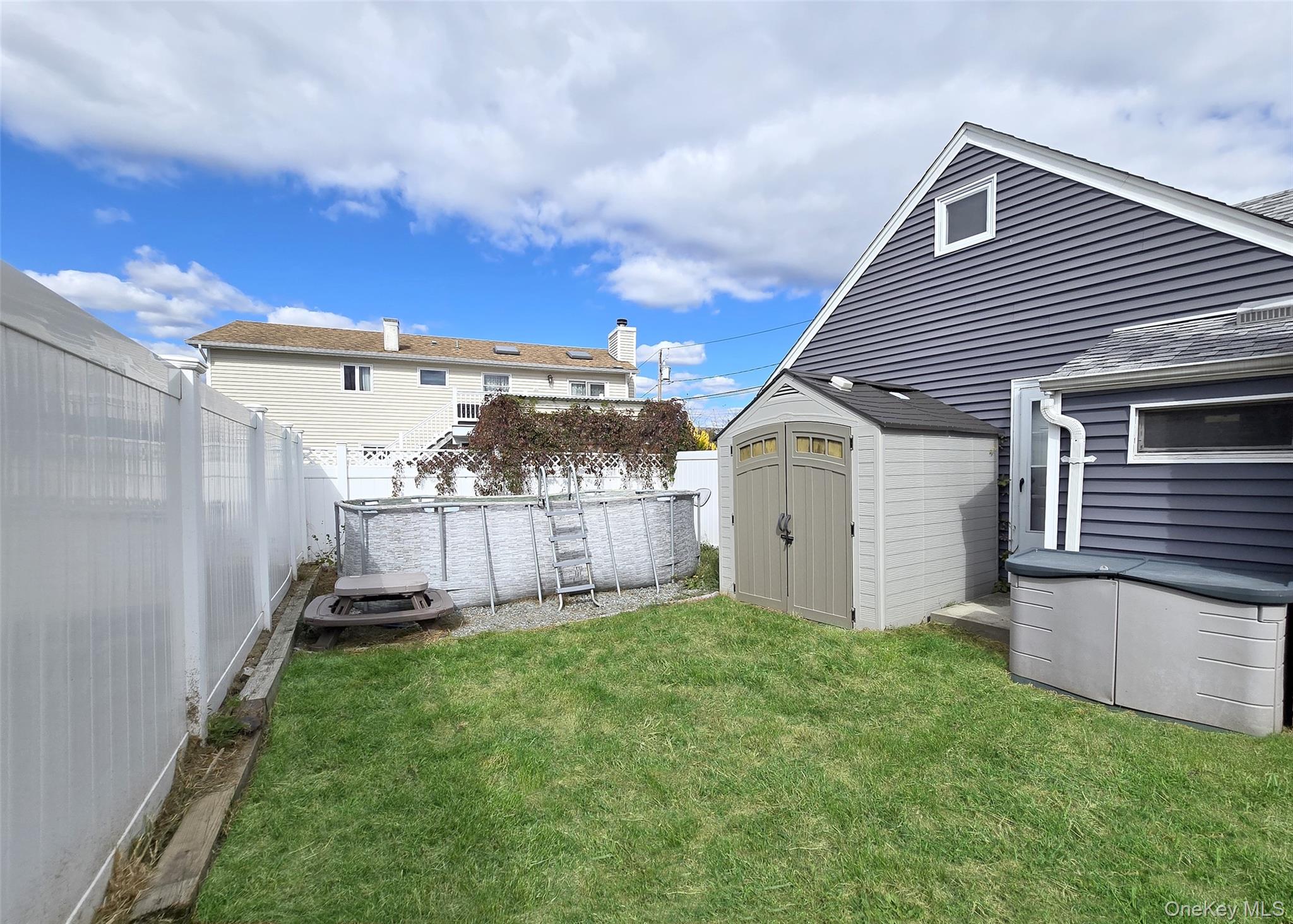 #3 photo, 765 Shore Walk, サフォーク郡 Lindenhurst , NY 11757