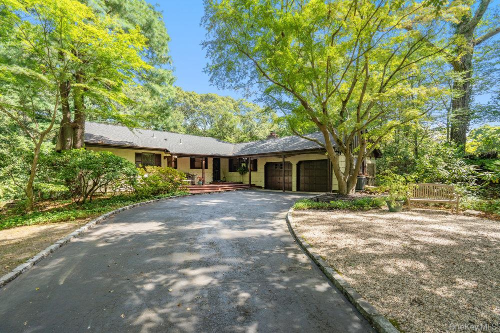 #1 photo, 7 Chatham Place, सफ़ोक काउंटी Dix Hills , NY 11746