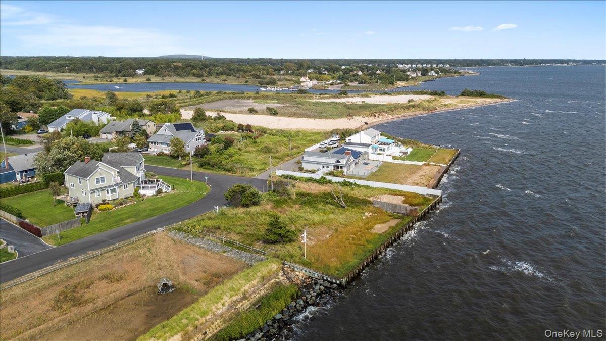 #13 photo, 20 S Breeze Drive, サフォーク郡 East Patchogue , NY 11772