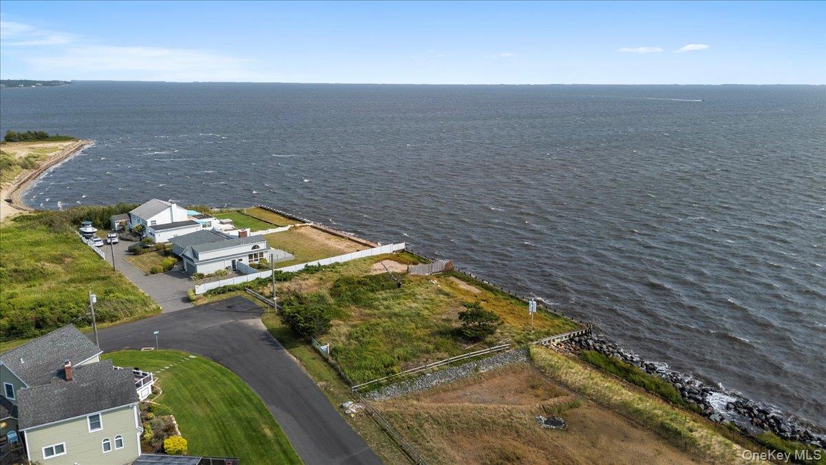 #14 photo, 20 S Breeze Drive, サフォーク郡 East Patchogue , NY 11772