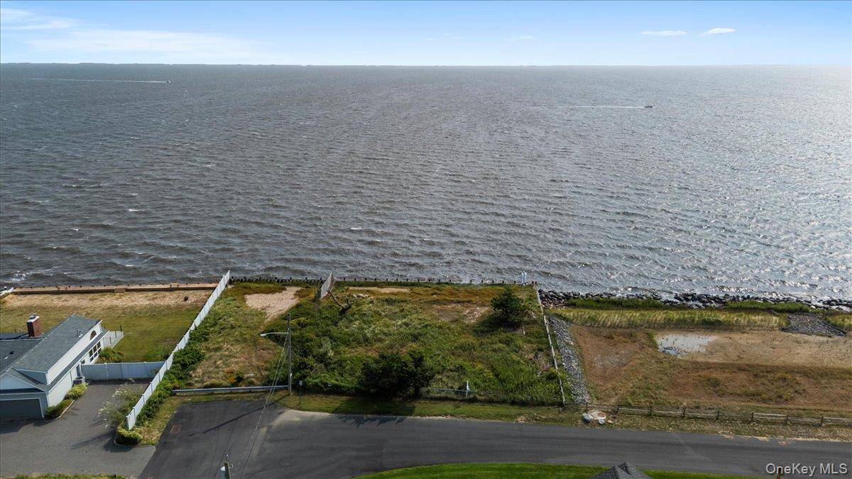 #15 photo, 20 S Breeze Drive, サフォーク郡 East Patchogue , NY 11772