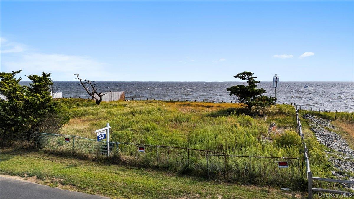 #4 photo, 20 S Breeze Drive, サフォーク郡 East Patchogue , NY 11772