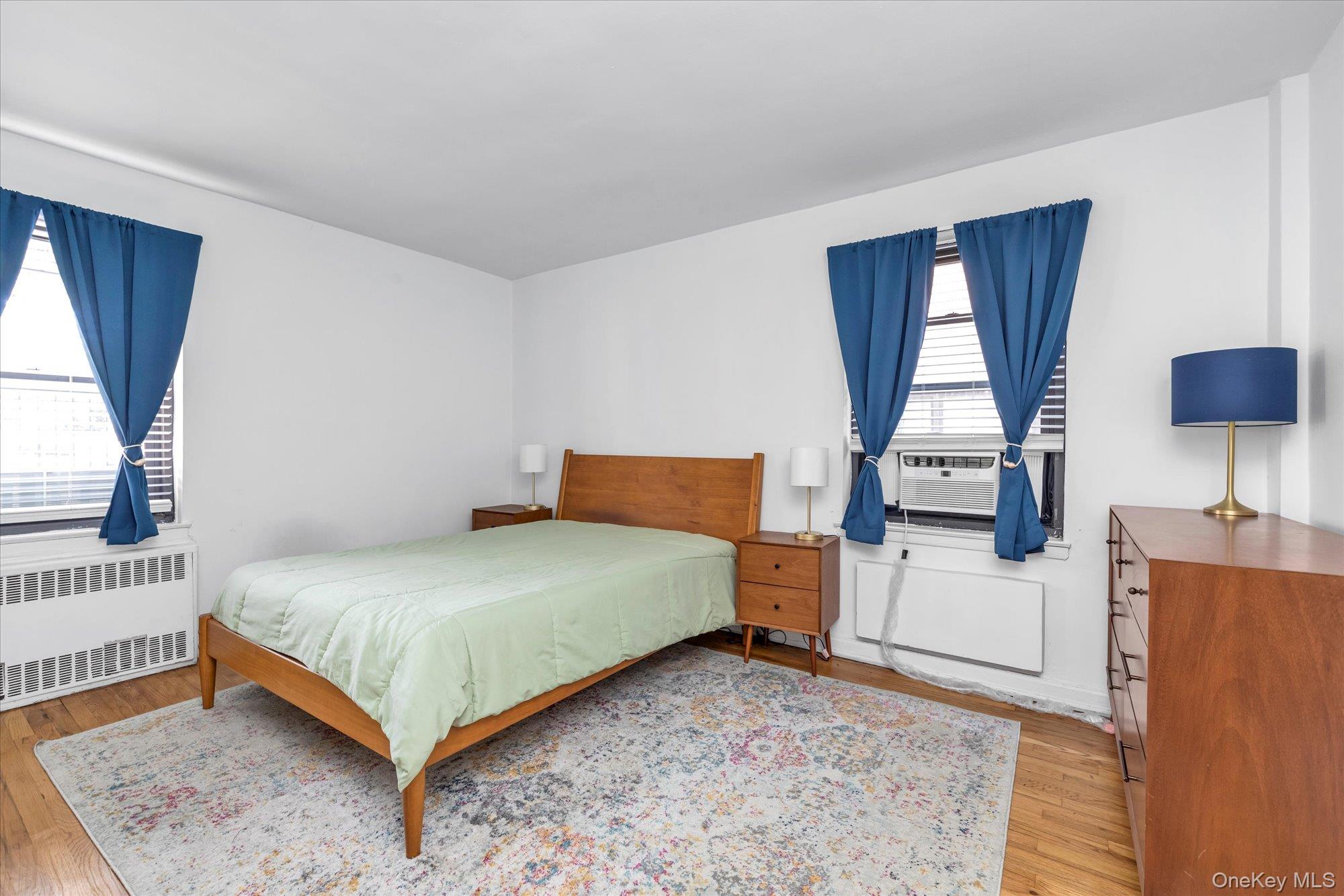 #14 photo, 320 Atlantic Avenue, नासाउ काउंटी East Rockaway , NY 11518