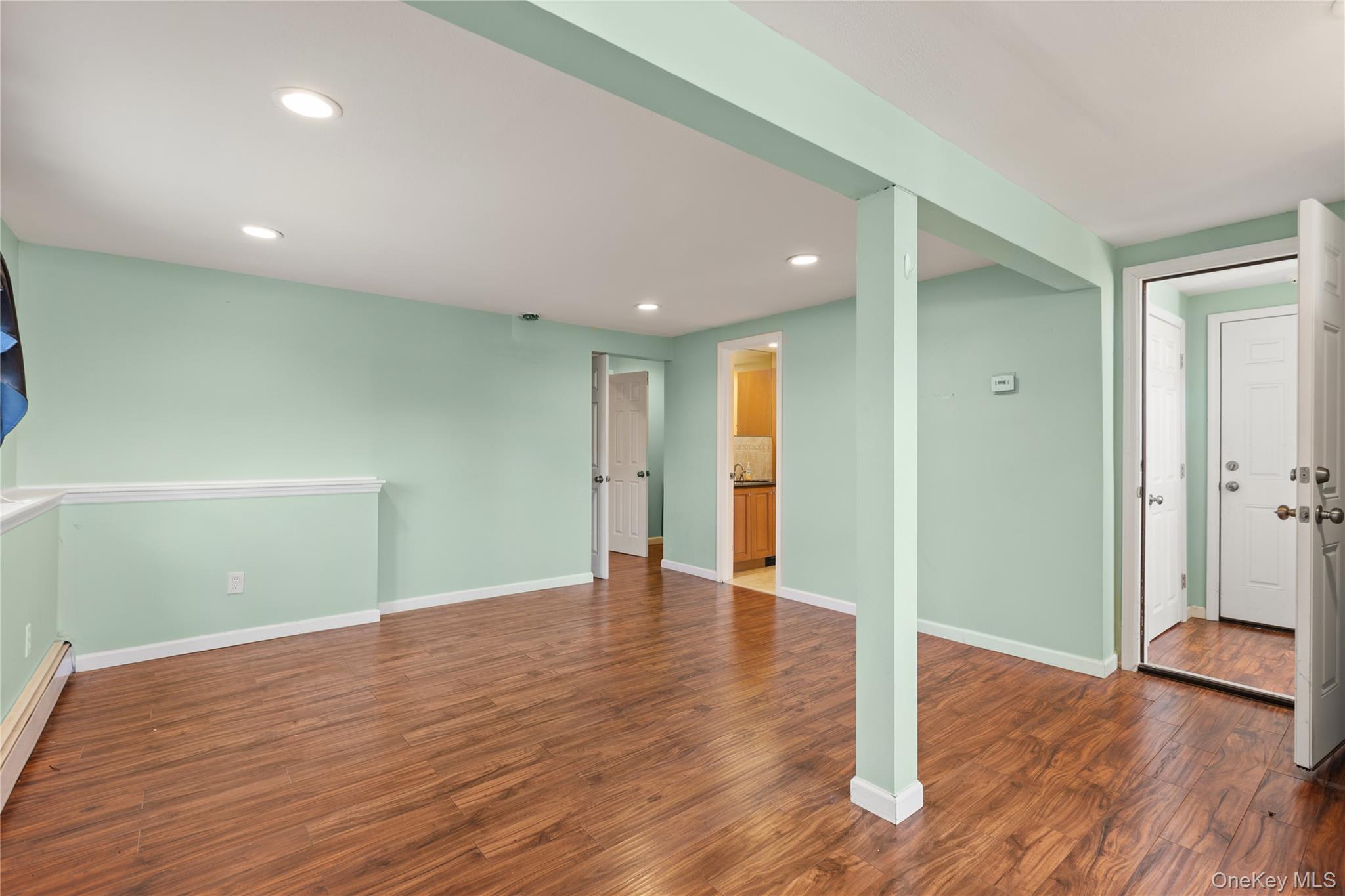 #14 photo, 10 Pine Place, サフォーク郡 Lindenhurst , NY 11757