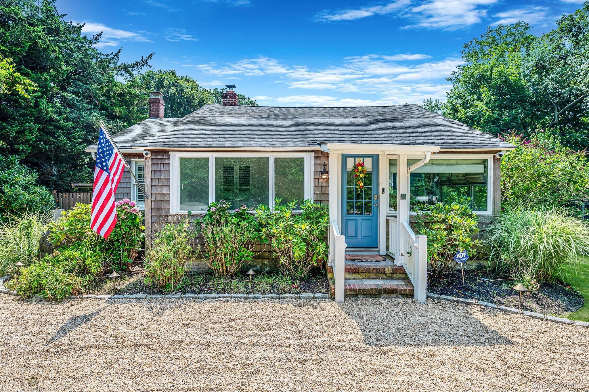 #1 photo, 1 Springville Circle, سوفولك Hampton Bays , NY 11946