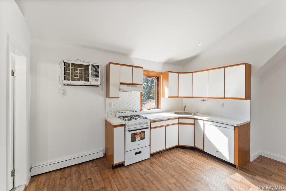 #12 photo, 376 Hunnewell Avenue, ナッソー郡 Elmont , NY 11003