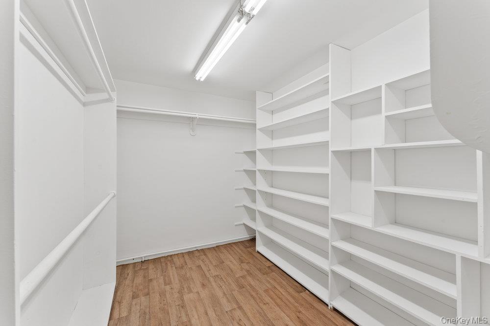 #16 photo, 376 Hunnewell Avenue, ナッソー郡 Elmont , NY 11003