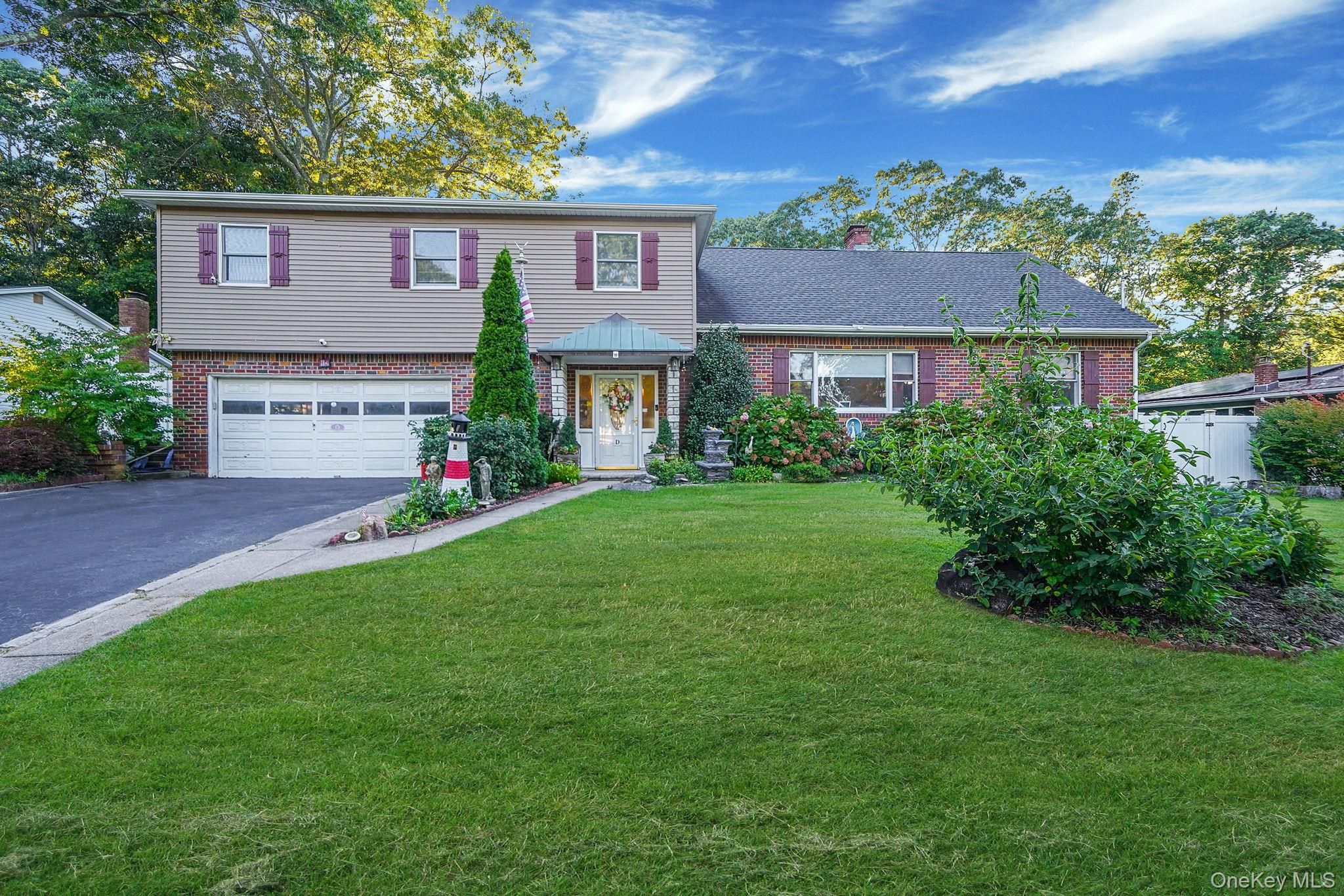 #1 photo, 12 Water Road, सफ़ोक काउंटी Rocky Point , NY 11778