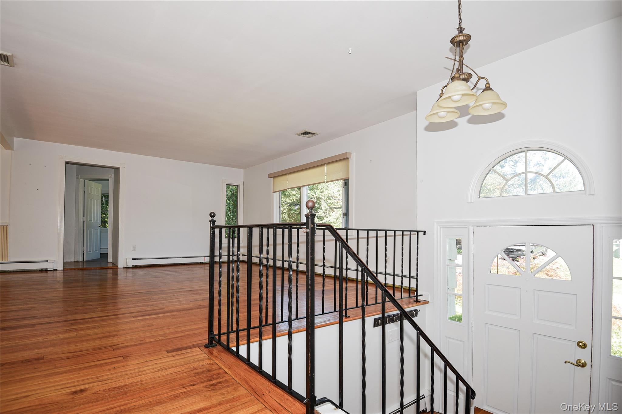 #5 photo, 18 Norton Drive, サフォーク郡 East Northport , NY 11731