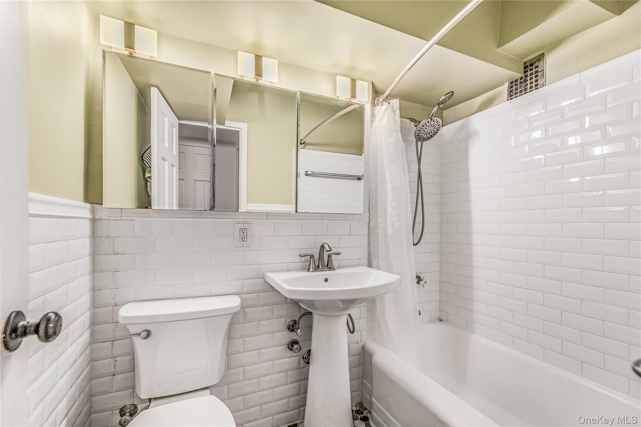 #16 photo, 900 W 190 Street, マンハッタン New York (Manhattan) , NY 10040