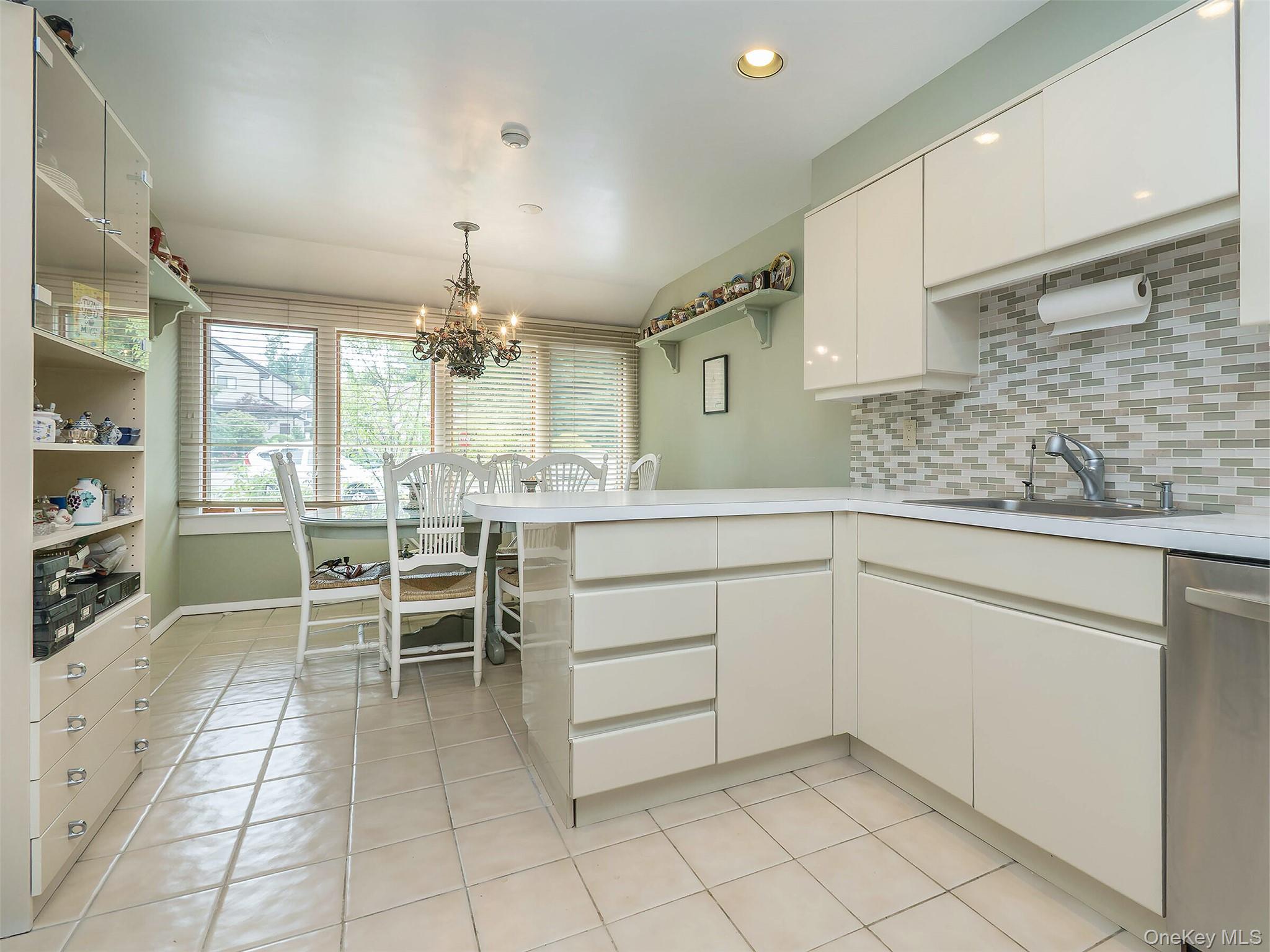 #10 photo, 100 The Glen, ナッソー郡 Glen Head , NY 11545