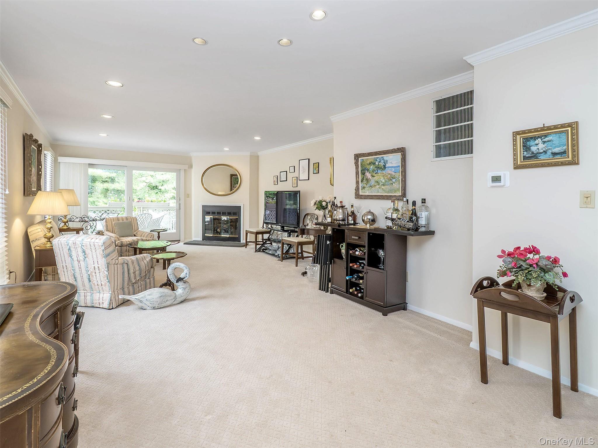 #13 photo, 100 The Glen, ナッソー郡 Glen Head , NY 11545