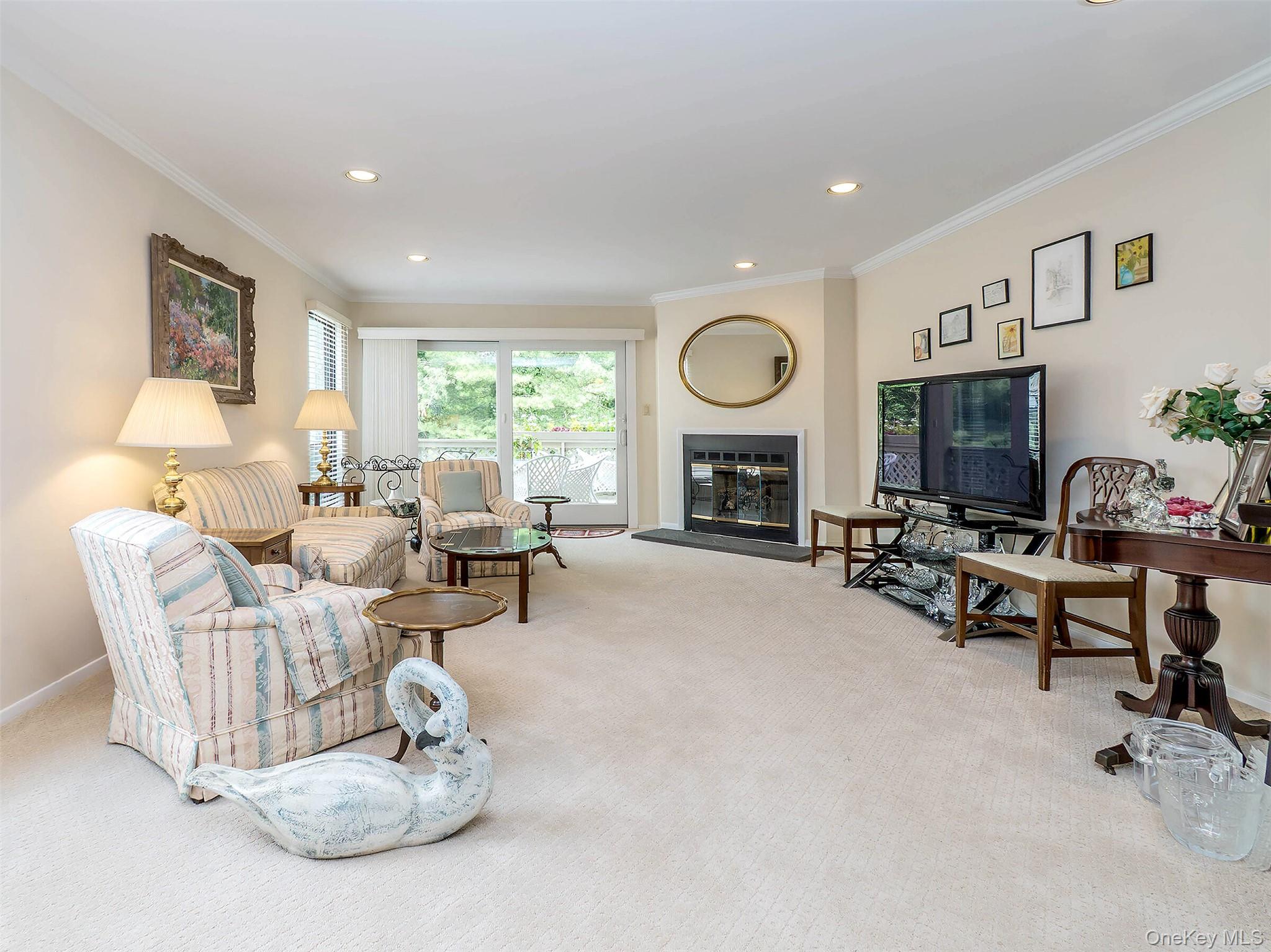 #14 photo, 100 The Glen, ナッソー郡 Glen Head , NY 11545