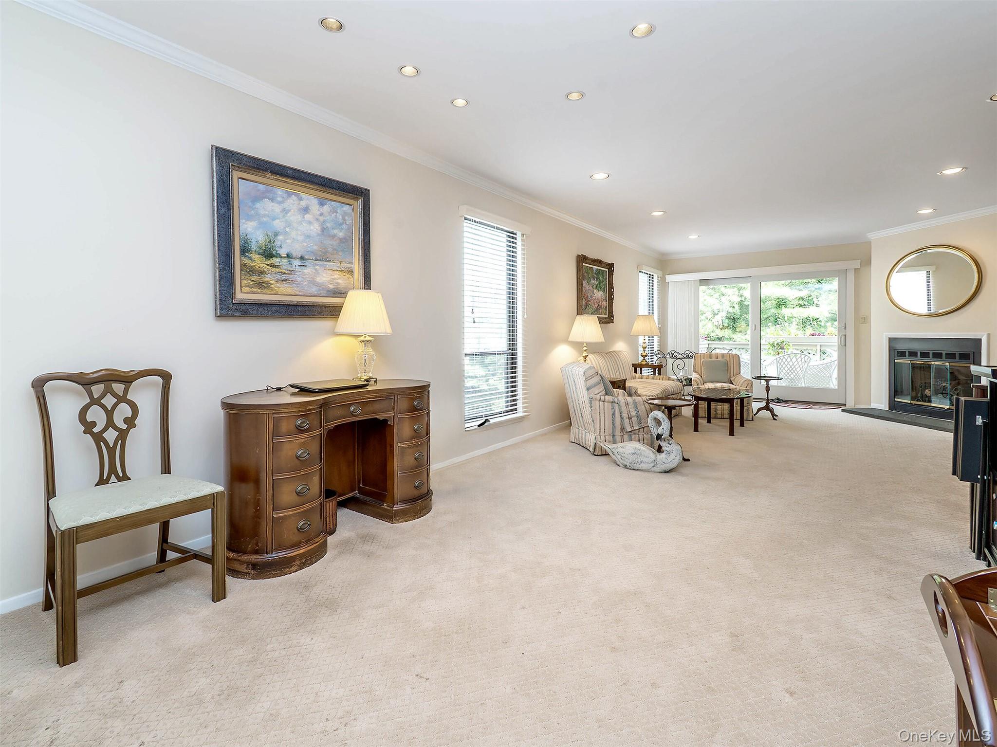 #15 photo, 100 The Glen, ナッソー郡 Glen Head , NY 11545