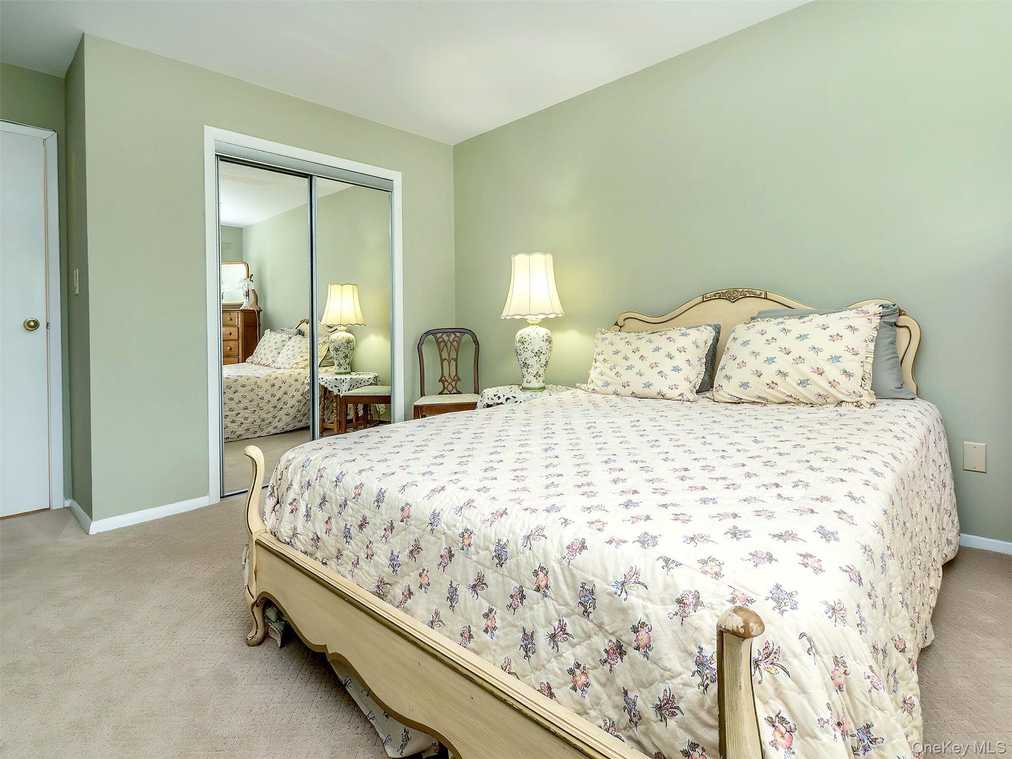 #16 photo, 100 The Glen, ナッソー郡 Glen Head , NY 11545