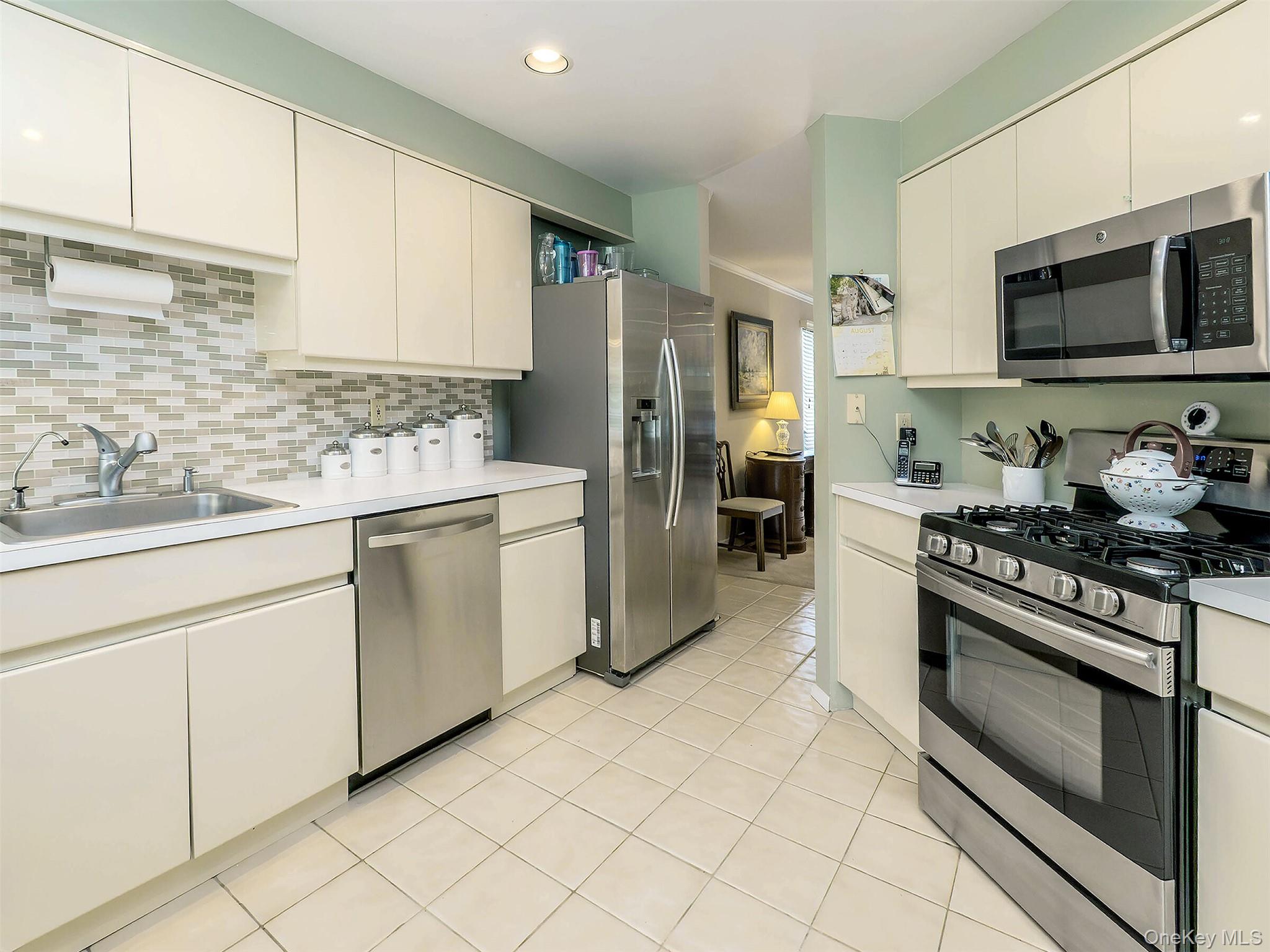 #8 photo, 100 The Glen, ナッソー郡 Glen Head , NY 11545