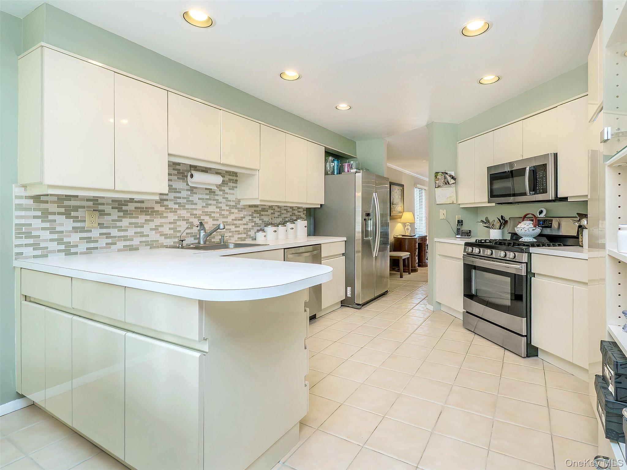 #9 photo, 100 The Glen, ナッソー郡 Glen Head , NY 11545