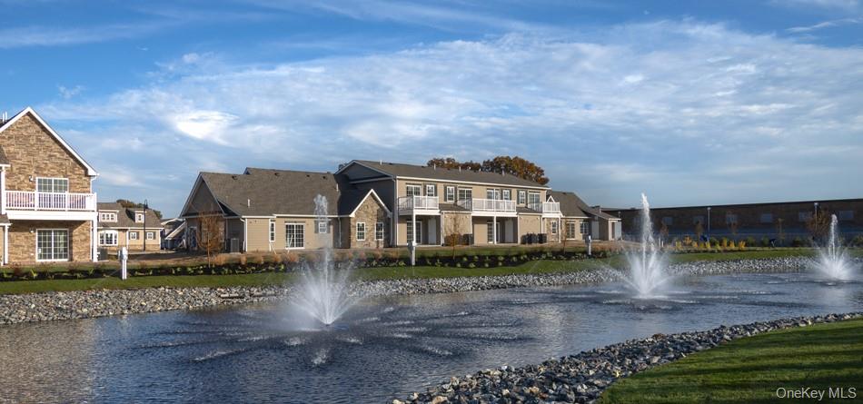 #1 photo, 87 Sunlight Walk, सफ़ोक काउंटी Holbrook , NY 11741