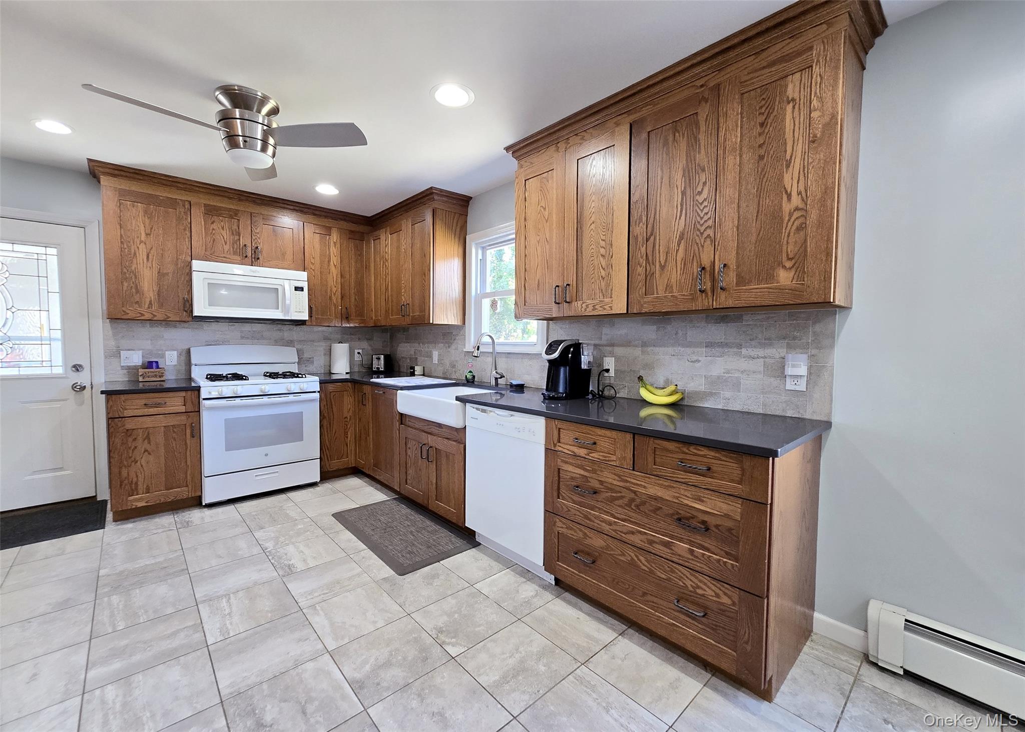 #2 photo, 945 Benedict Street, サフォーク郡 Bohemia , NY 11716