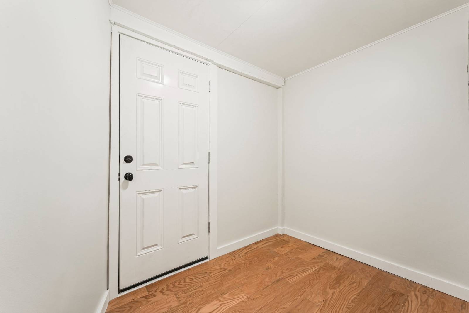 #17 photo, 42 Saratoga Ave, #1W, Mechanicville , NY 12118