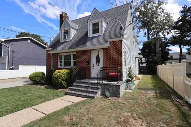 #2 photo, 40 Wagner Ave, ナッソー郡 Roosevelt , NY 11575