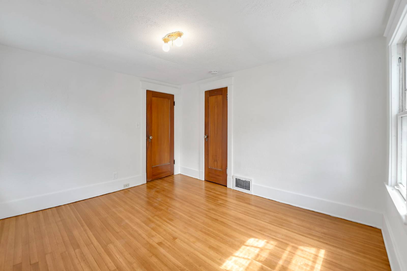 #32 photo, 63 Princeton Blvd, Tonawanda , NY 14217