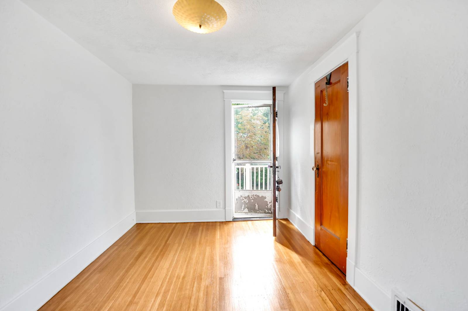 #33 photo, 63 Princeton Blvd, Tonawanda , NY 14217