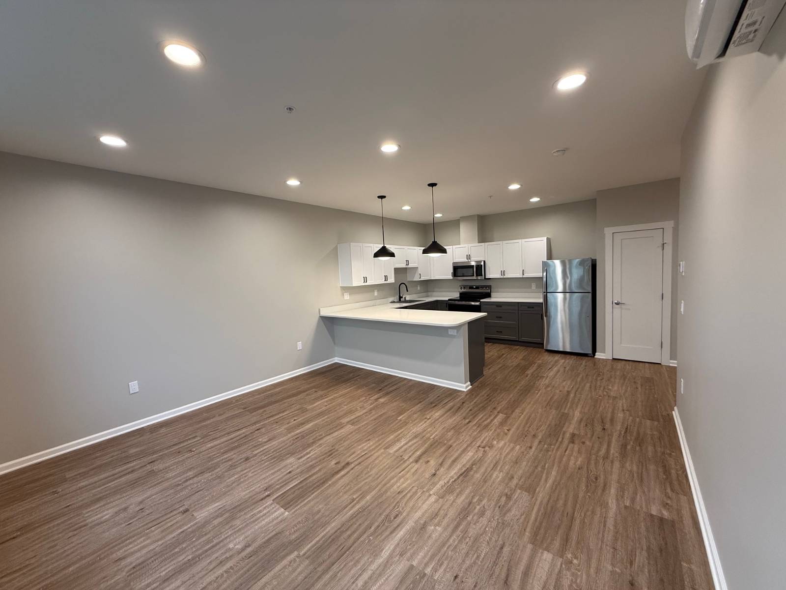 #4 photo, 214 Kinne St, #208, East Syracuse , NY 13057