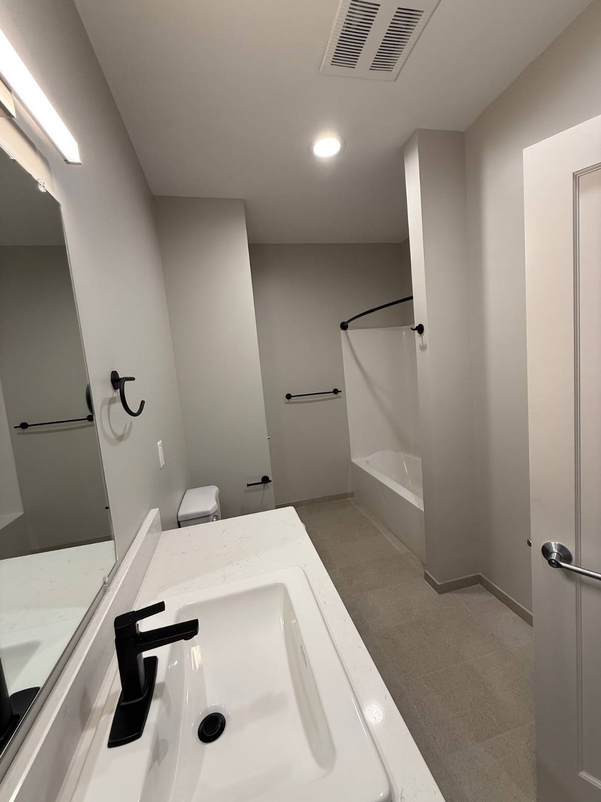 #8 photo, 214 Kinne St, #208, East Syracuse , NY 13057