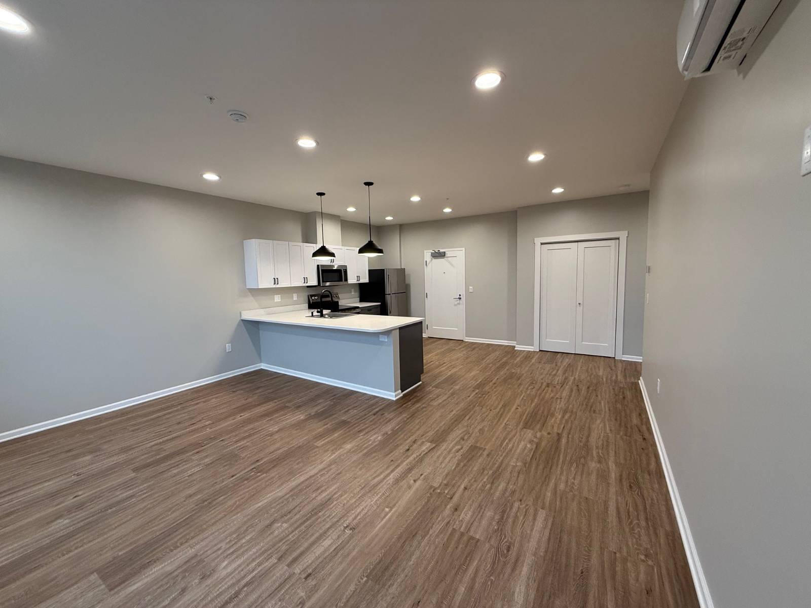 #3 photo, 214 Kinne St, #210, East Syracuse , NY 13057