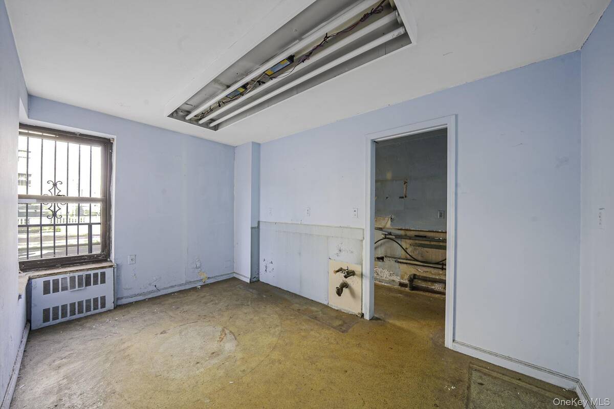 #11 photo, 860 Grand Concourse, #2R, Concourse Village , NY 10451