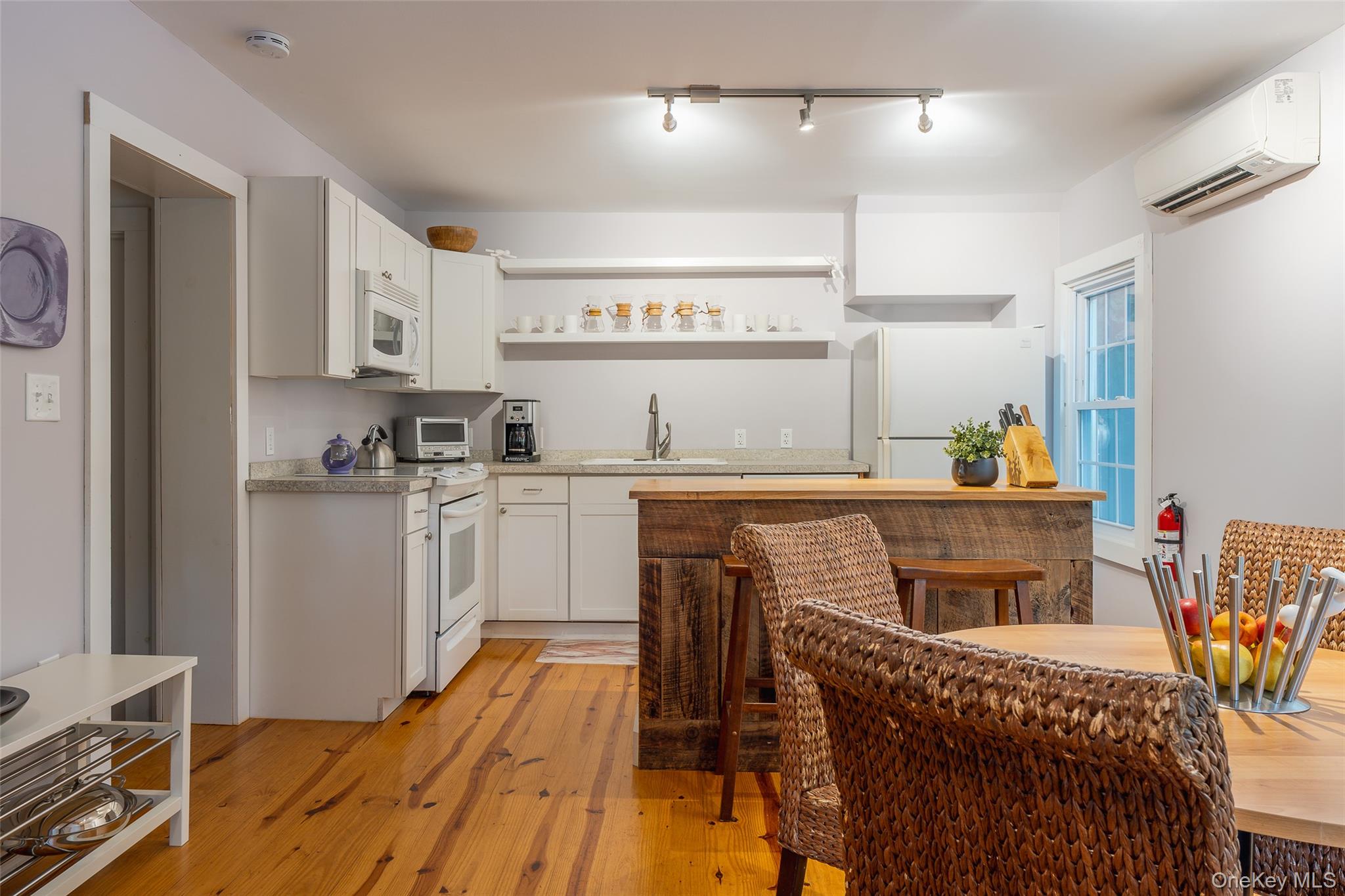 #11 photo, 403 W Saugerties Road, Saugerties , NY 12477