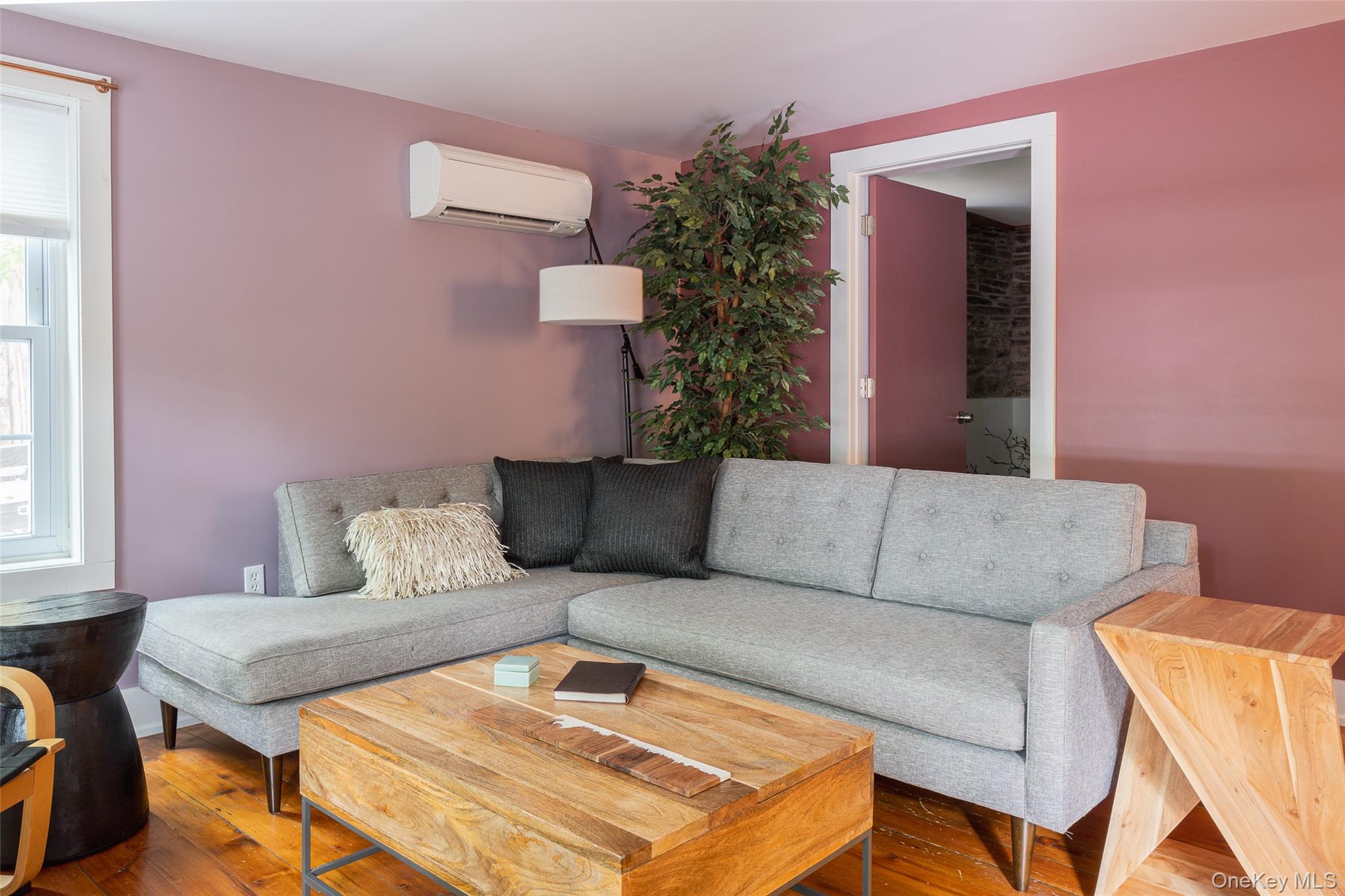 #2 photo, 403 W Saugerties Road, Saugerties , NY 12477