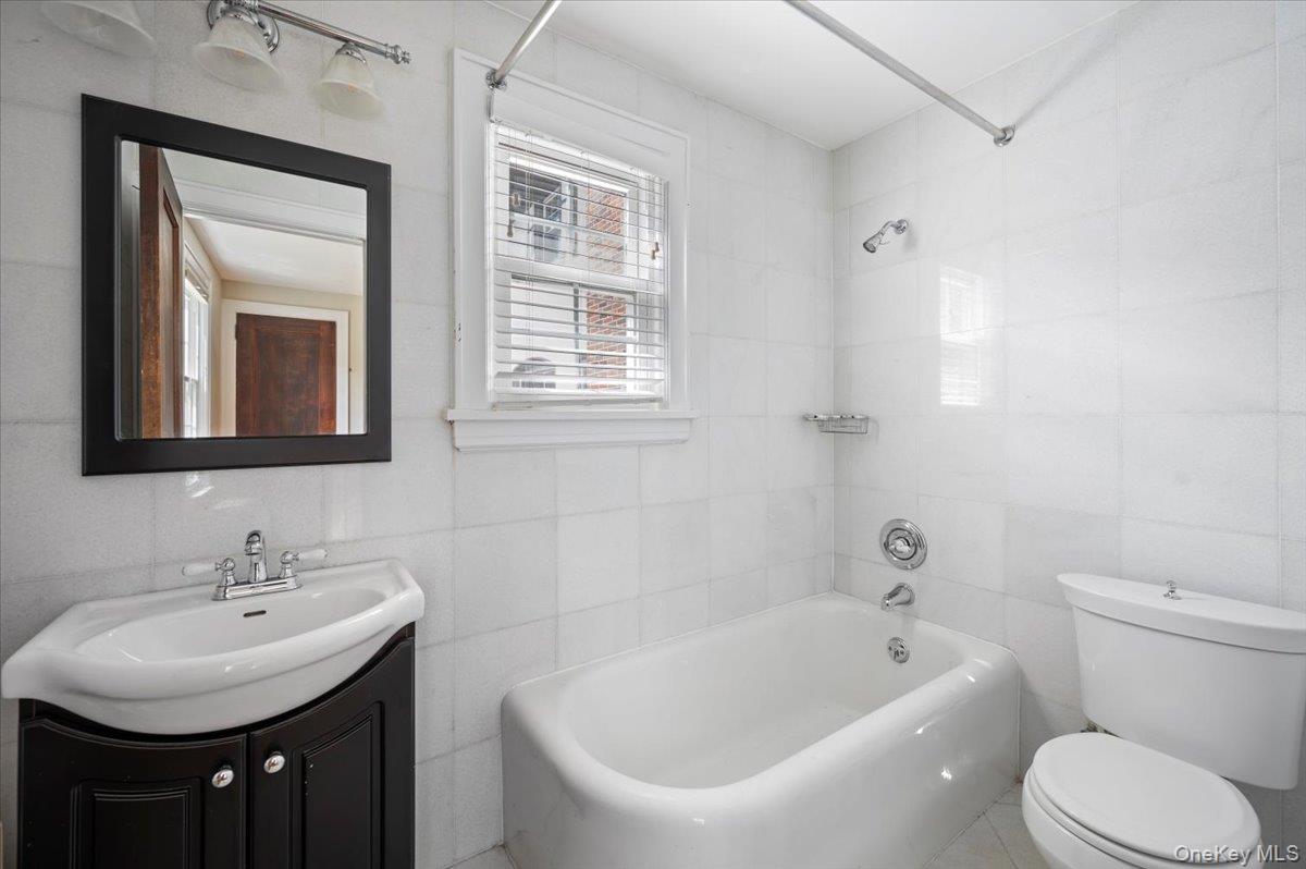 #17 photo, 98 Rosehill Avenue, New Rochelle , NY 10804