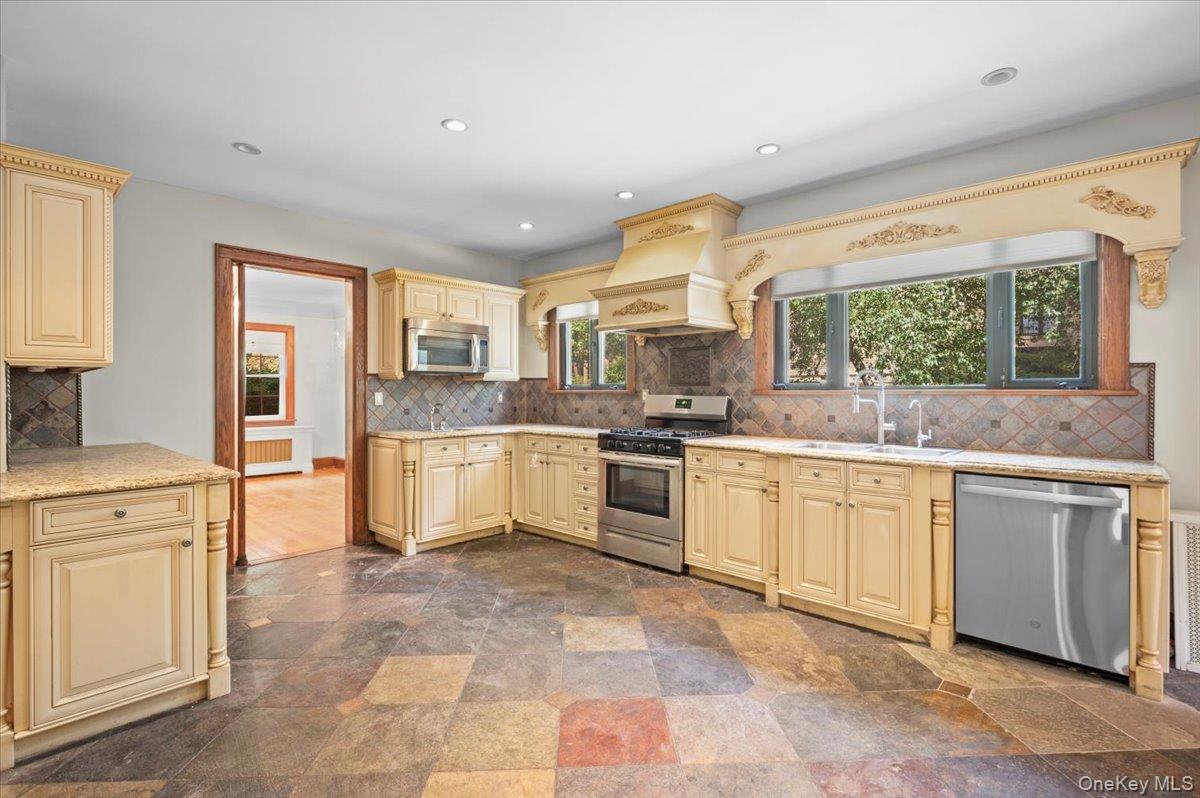 #9 photo, 98 Rosehill Avenue, New Rochelle , NY 10804