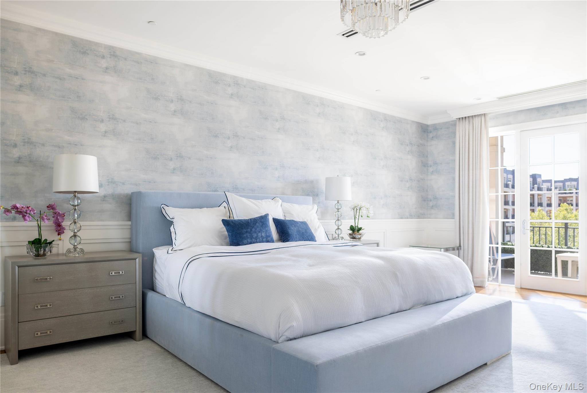 #12 photo, 2000 Royal Court, ナッソー郡 North Hills , NY 11040