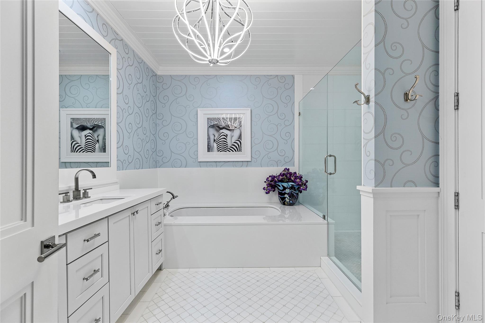 #13 photo, 2000 Royal Court, ナッソー郡 North Hills , NY 11040