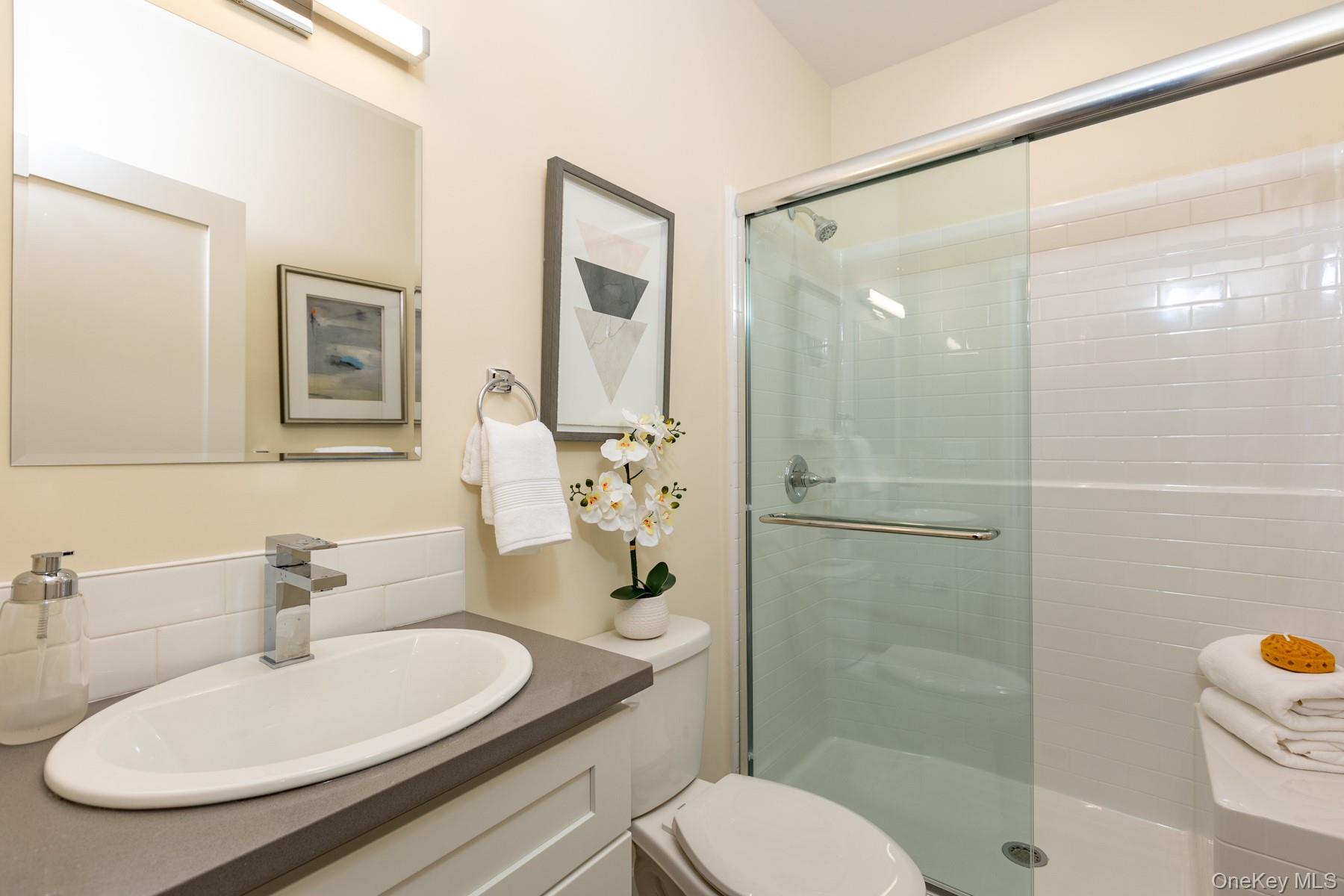 #5 photo, 266 Farmingdale Road, サフォーク郡 West Babylon , NY 11704