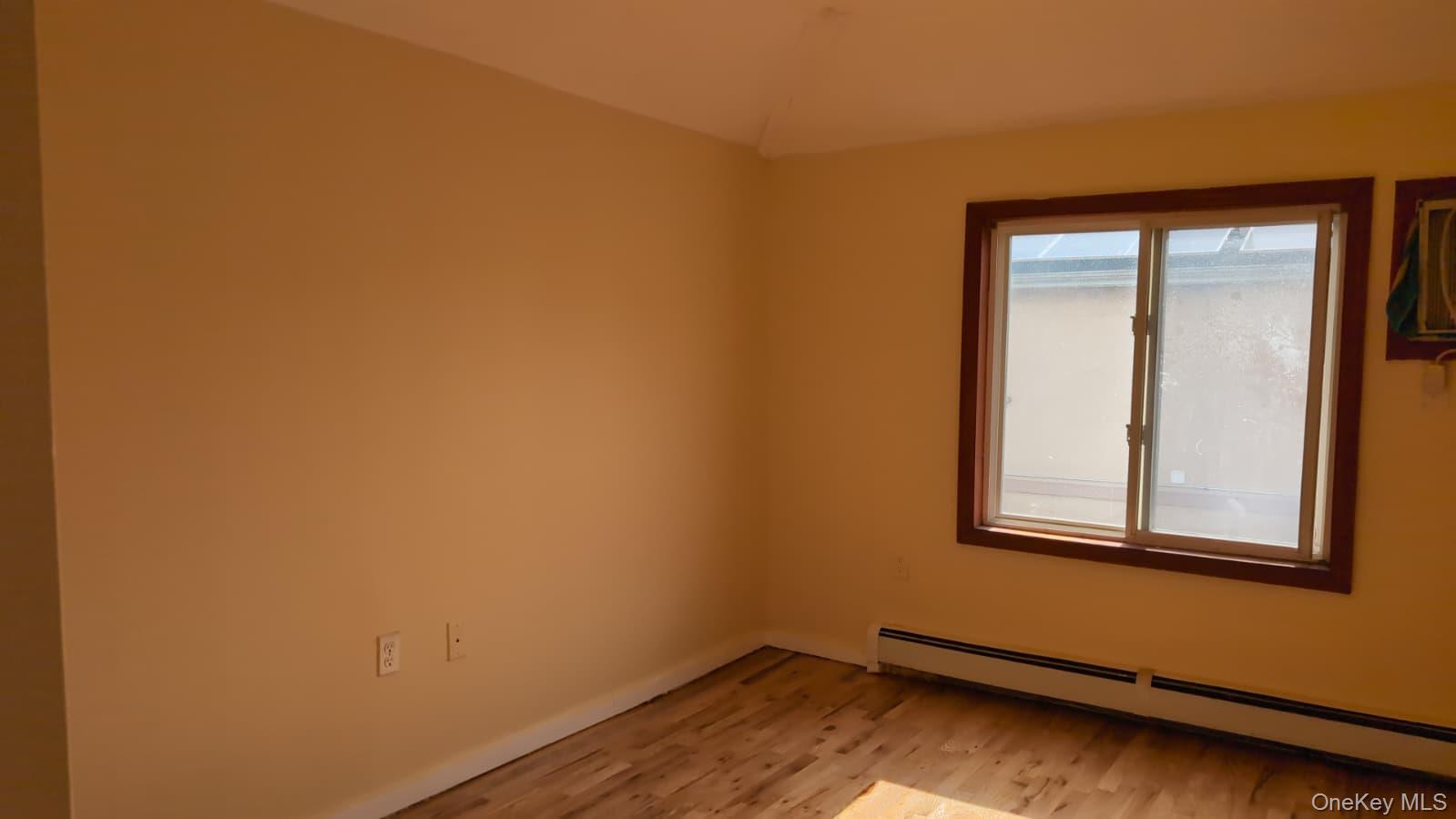 #1 photo, 137-44 Thurston Street, クイーンズ区 Springfield Gardens , NY 11413