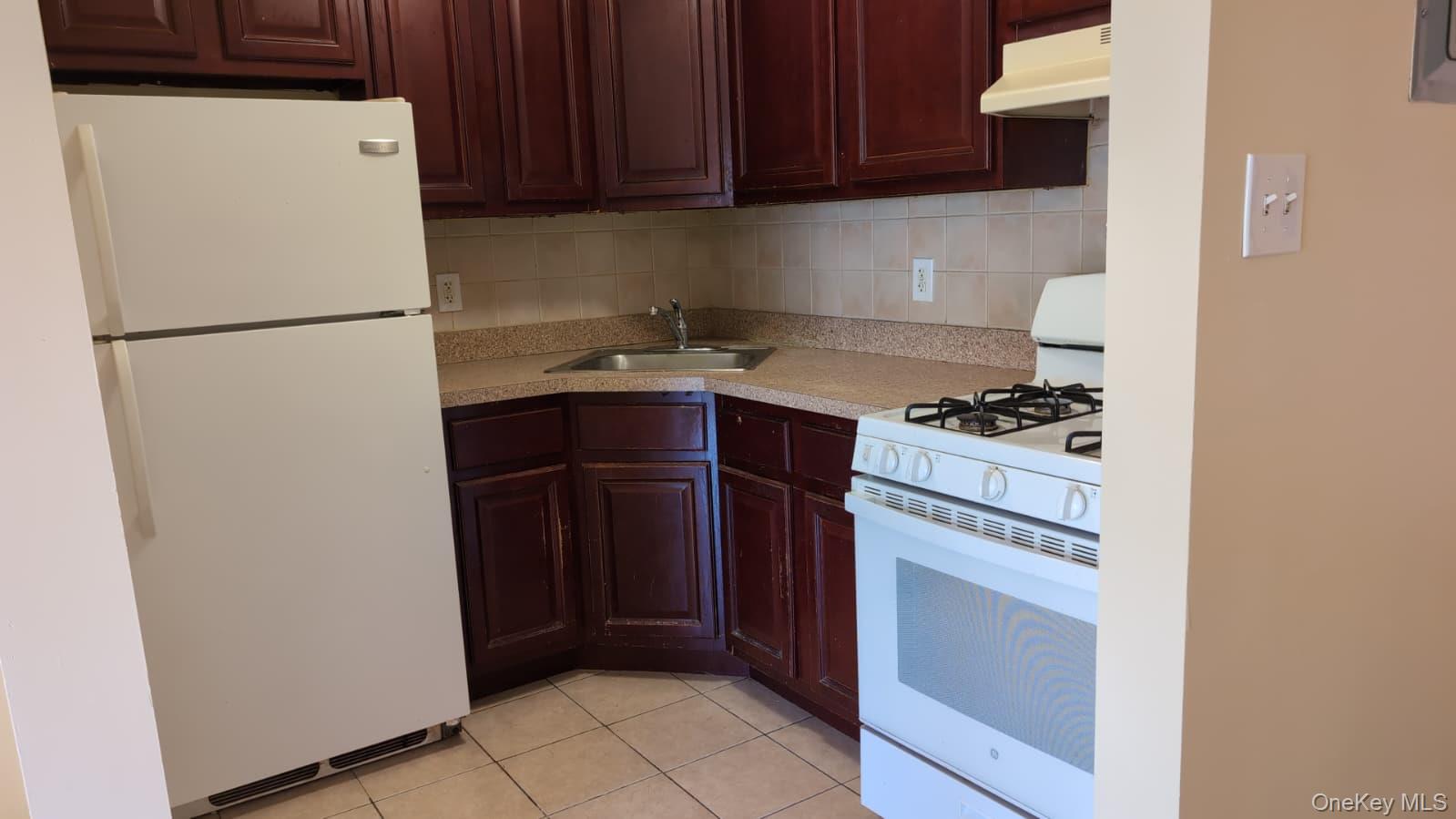 #4 photo, 137-44 Thurston Street, クイーンズ区 Springfield Gardens , NY 11413