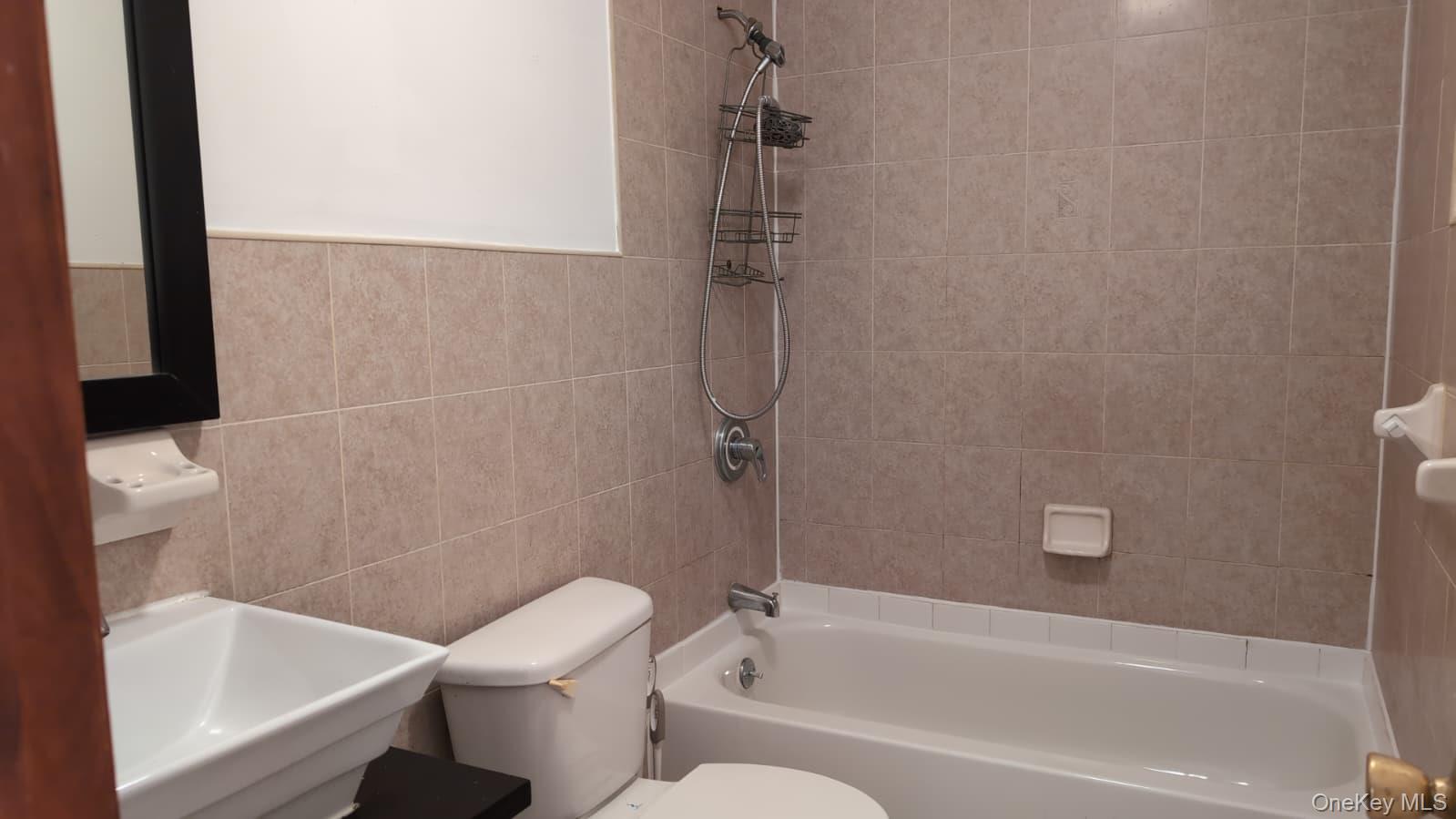 #6 photo, 137-44 Thurston Street, クイーンズ区 Springfield Gardens , NY 11413