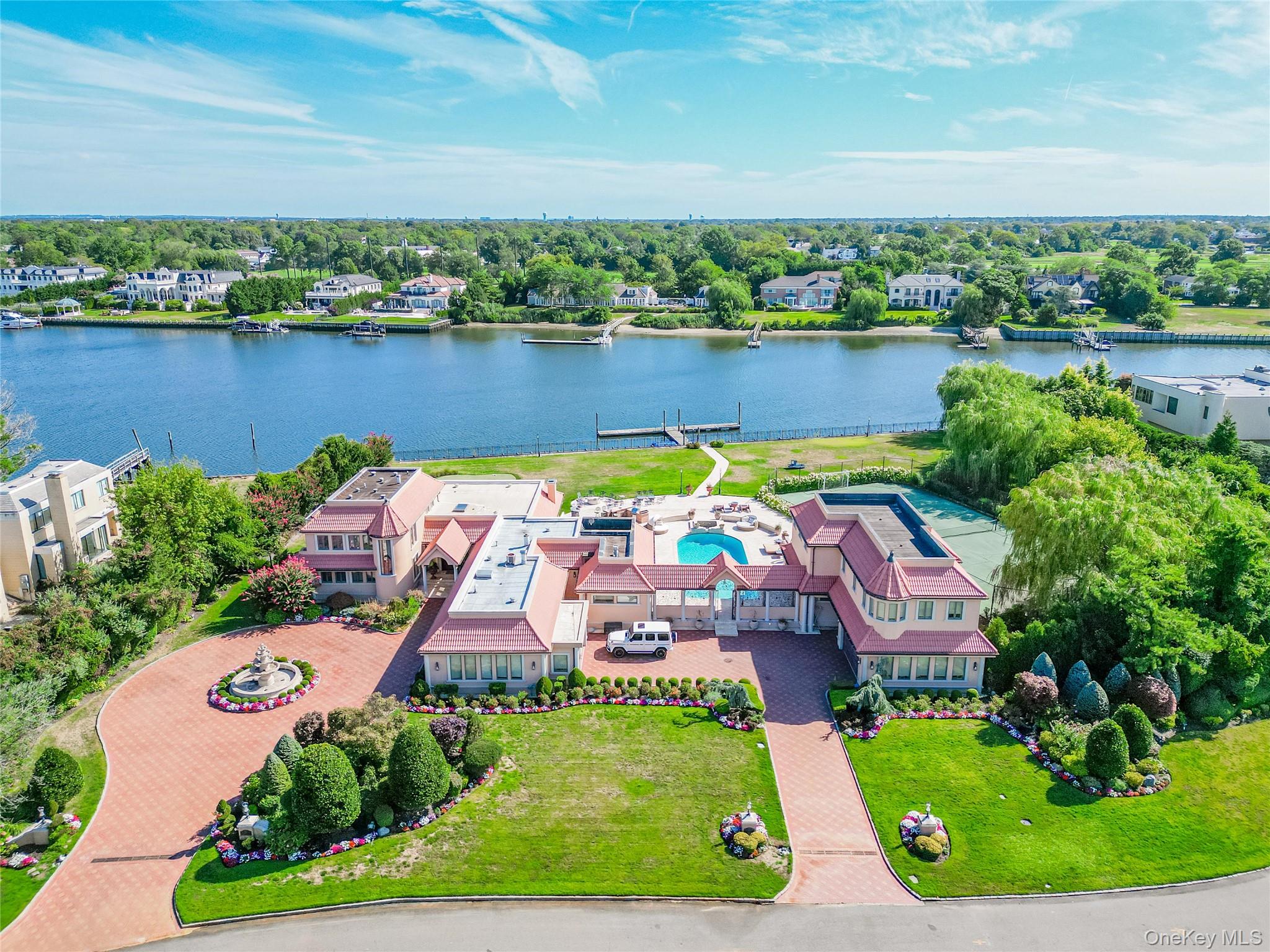 #1 photo, 30 Heron Drive, ナッソー郡 Hewlett Bay Park , NY 11557