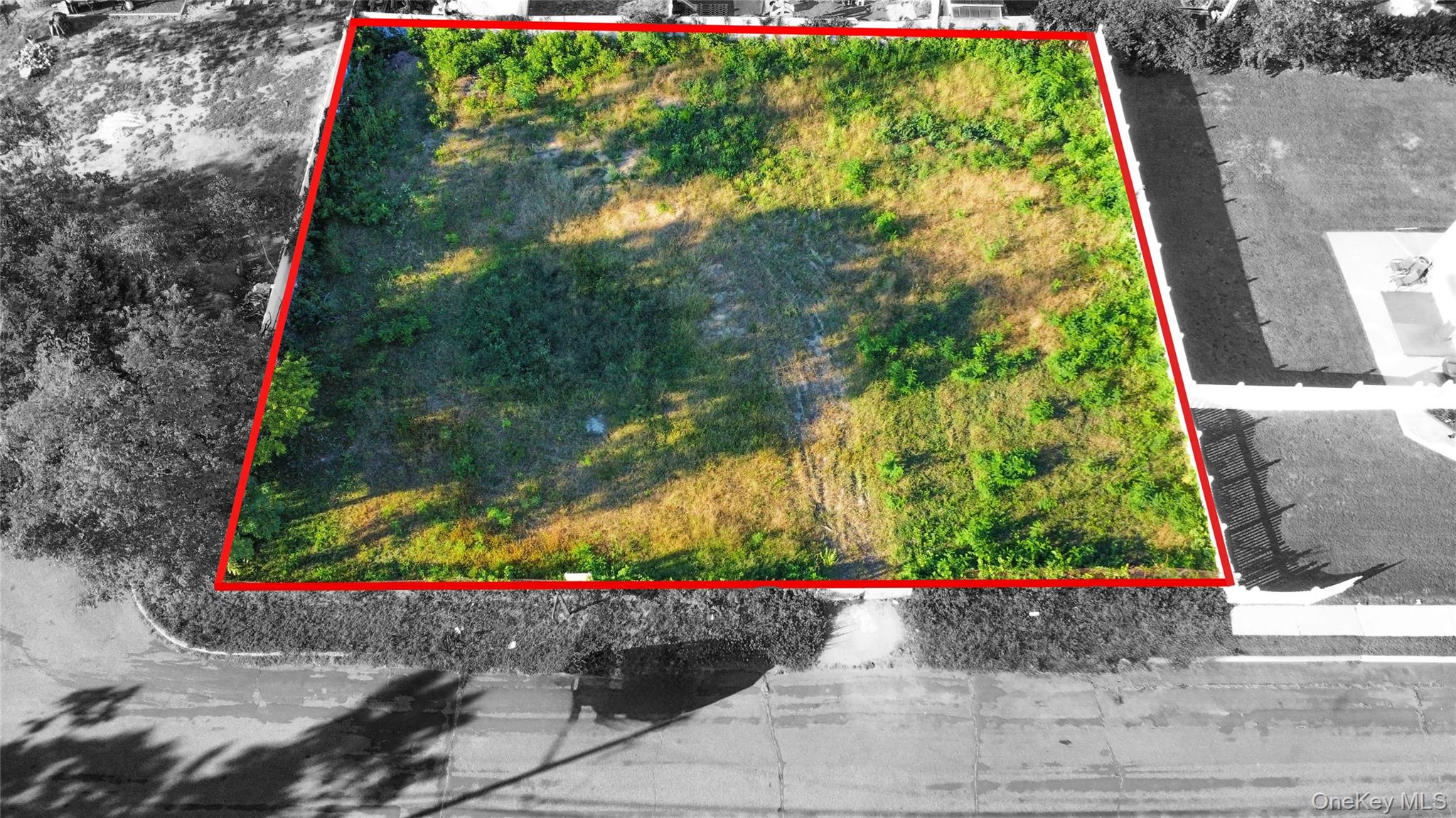 #1 photo, 485 42nd Street, サフォーク郡 North Lindenhurst , NY 11757