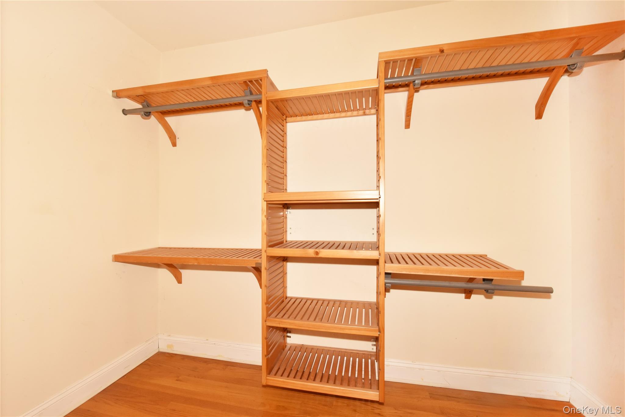 #19 photo, 70 Baldwin Road, ナッソー郡 Hempstead , NY 11550