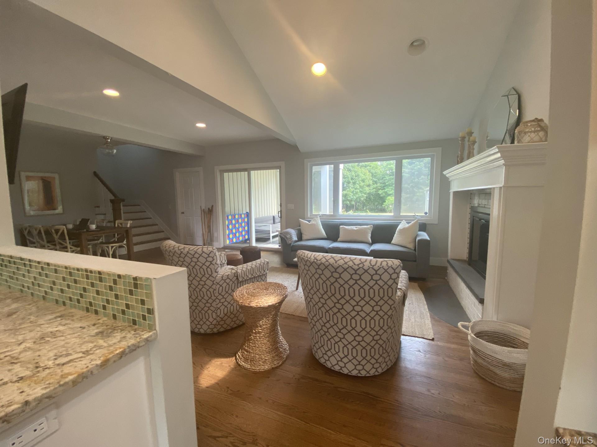 #7 photo, 19 W End Avenue, サフォーク郡 East Quogue , NY 11942