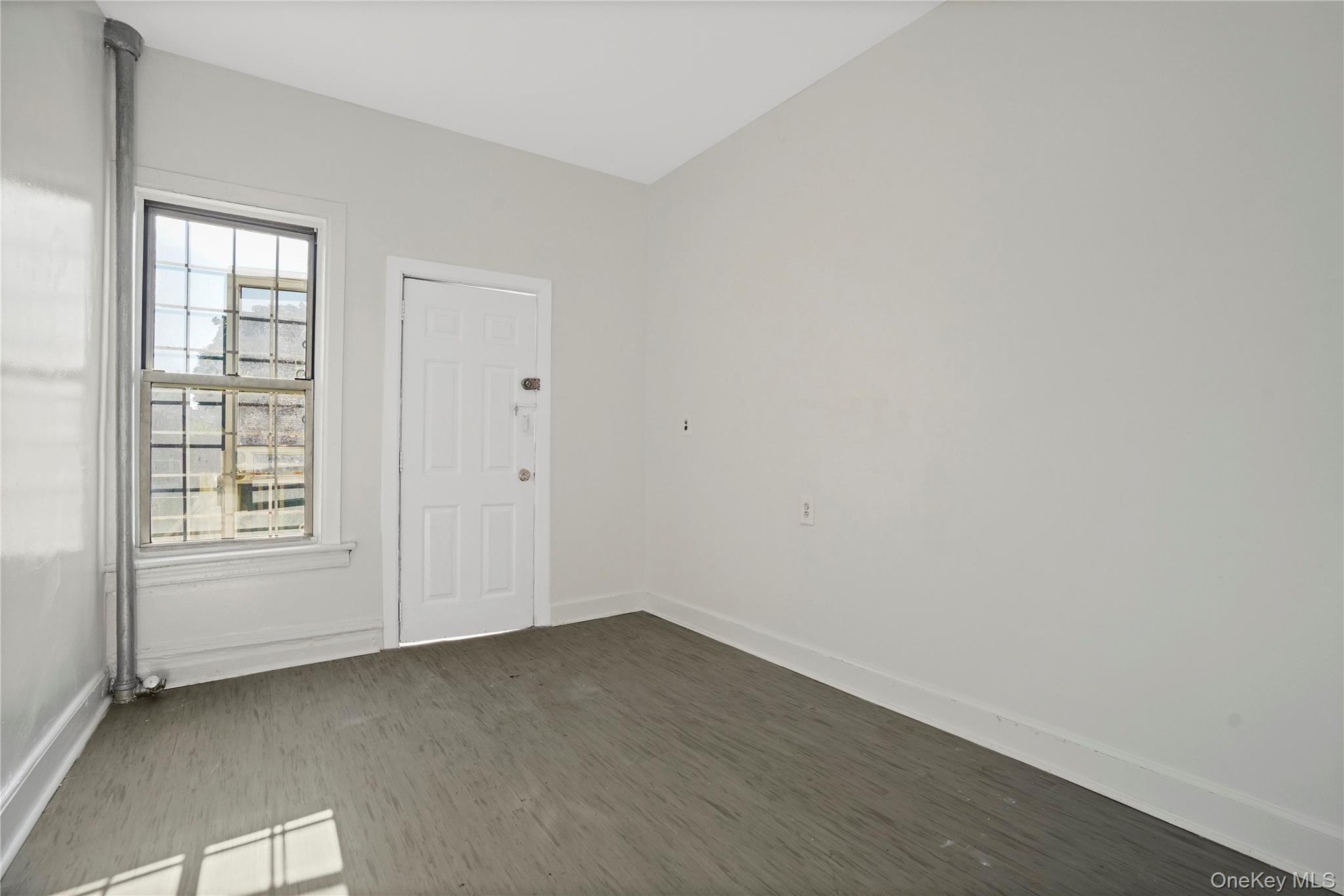 #10 photo, 909 Castle Hill Avenue, Bronx , NY 10473